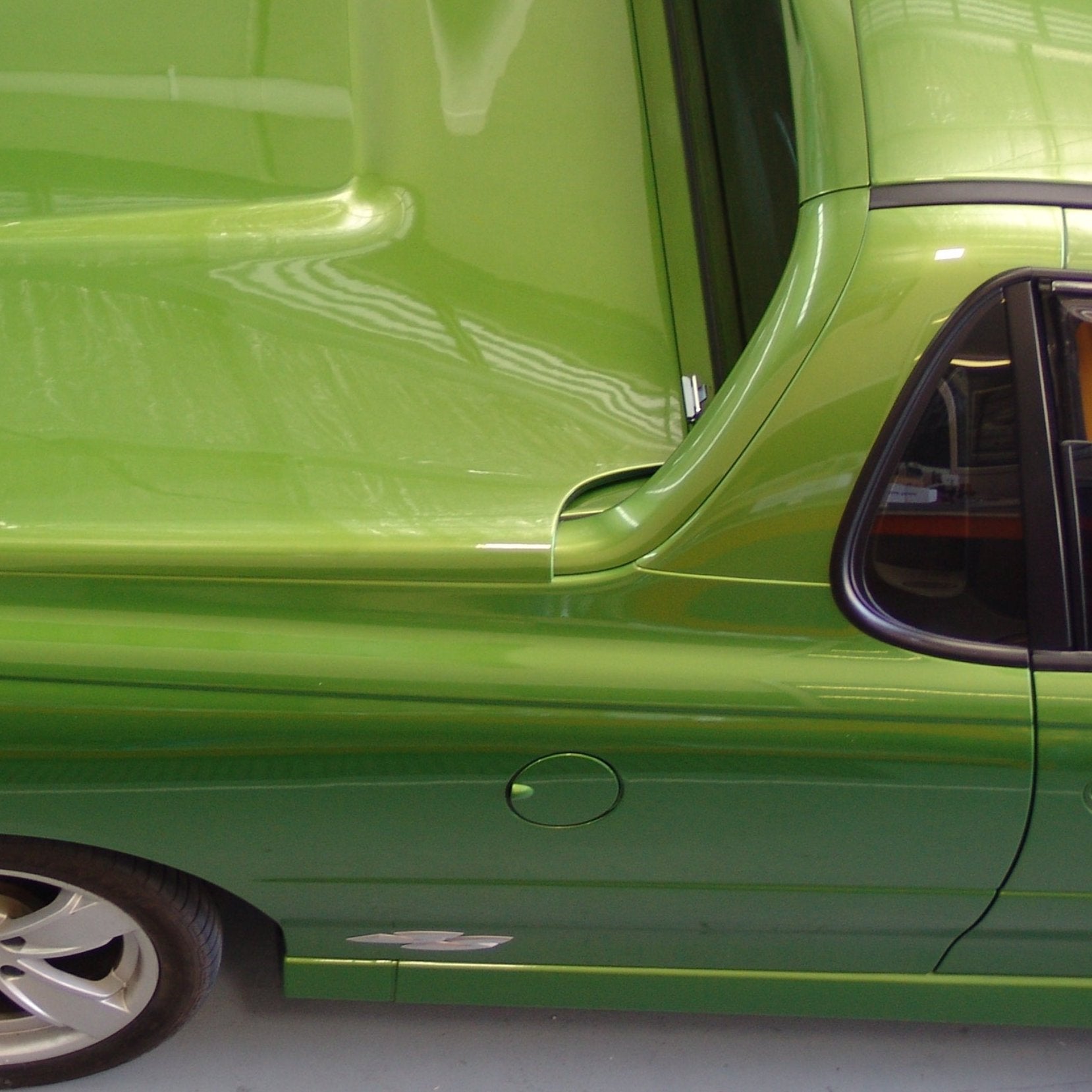 VU VY VZ Commodore Ute Lid Front Corner Infills RAW For Fibreglass Lids with Carpet Underneath